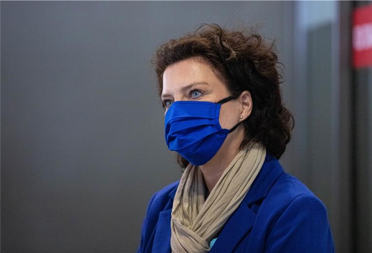 Ministerin Reimann: Herbstferien am besten zu Hause Wenn möglich sollte im Corona-Herbst auf Reisen verzichtet werden, findet Niedersachsens Gesundheitsministerin Carola Reimann.