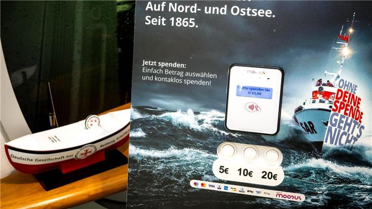 Wer die Seenotretter unterstützen möchte, kann Geld spenden.
