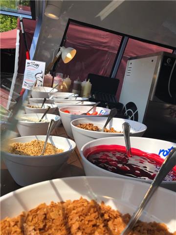 Wer gerne Außergewöhnliches isst, hat dazu auf dem Streetfoodfestival auf dem Th...