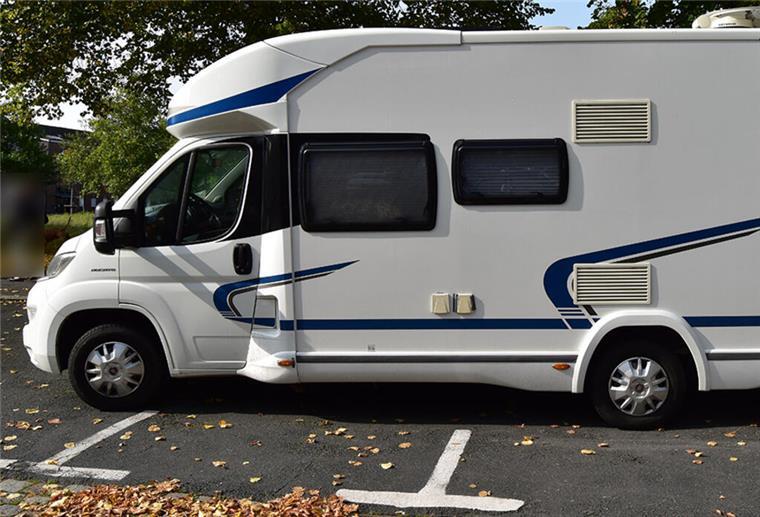 Unbekannte stehlen geparktes Wohnmobil in Bremerhaven Wer hat den Diebstahl dieses Wohnmobils in Wulsdorf beobachtet?