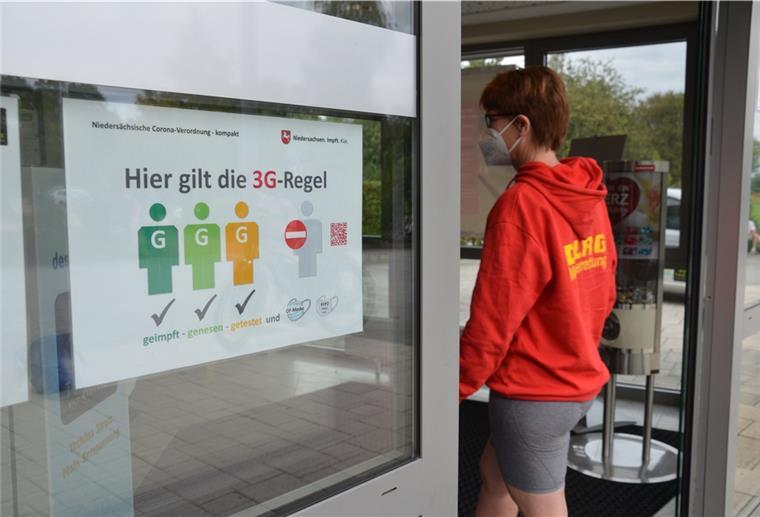 Cuxland: Seit Sonntag gilt die 3G-Regel Wer in der Moor-Therme in Beers schwimmen gehen will, muss sich unter Umständen auf eine längere Wartezeit einstellen.