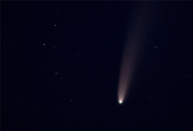 Komet „Neowise“ leuchtet derzeit über dem Norden Wer in Norddeutschland gegen 3 Uhr morgens in den Nachthimmel schaut, kann den leuchtenden Ball gut erkennen.