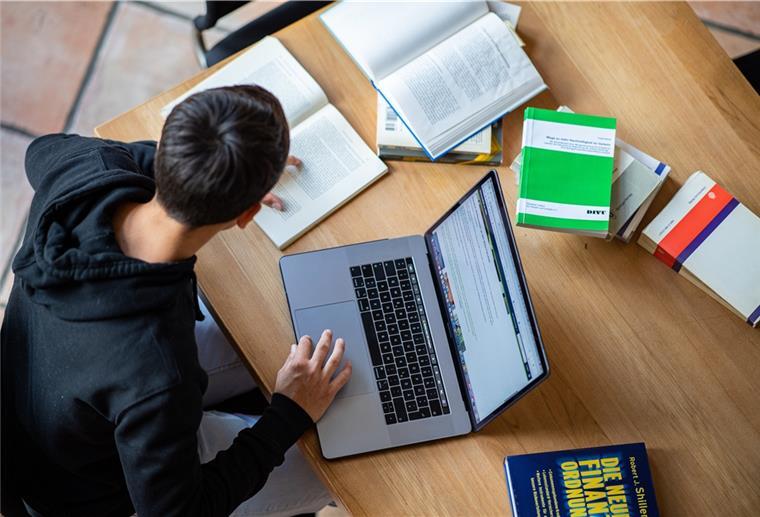 Infos über Studium in
Bremerhaven Wer Interesse an einem Studium an der Hochschule Bremerhaven hat, kann sich an drei Terminen digital kundig machen.