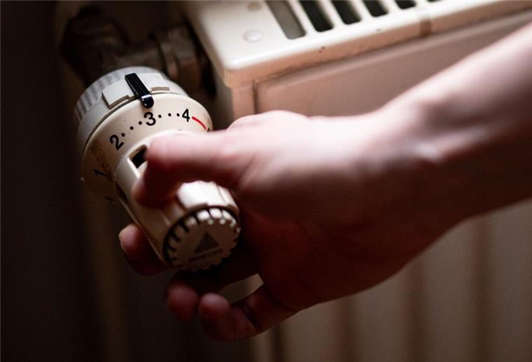 Wer mit Gas heizt, zahlt laut Vergleichsportal Verivox durch den höheren CO2-Preis rund 0,22 Cent mehr pro Kilowattstunde.