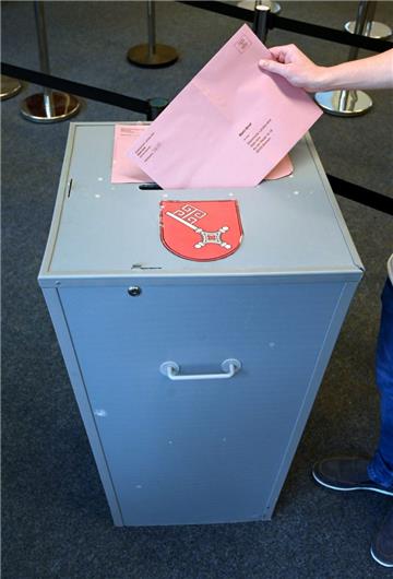 Wer noch eine Entscheidungshilfe für die Bremer Bürgerschaftswahl braucht, kann den Kandidaten Fragen stellen.