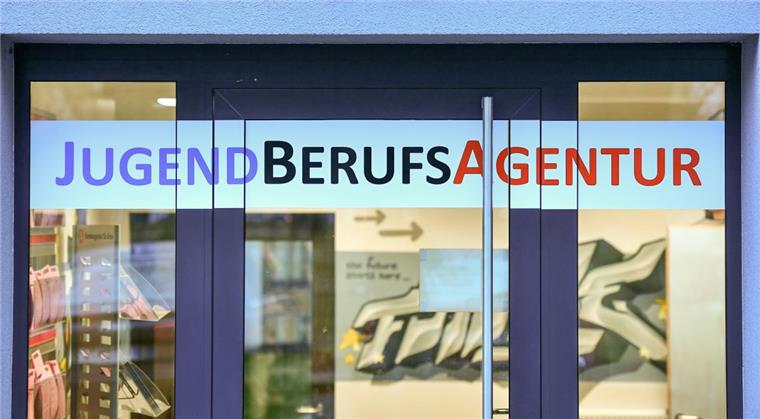 Noch 322 freie Ausbildungsplätze in Bremerhaven Wer noch einen Ausbildungsplatz sucht, kann sich an die Jugendberufsagentur wenden.