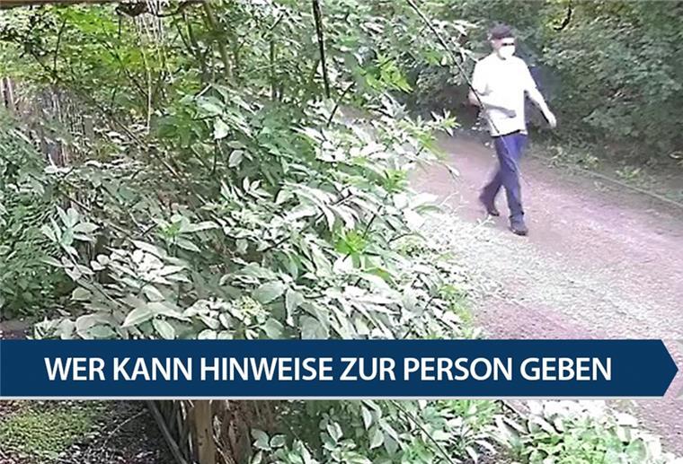 Polizei Bremerhaven fahndet nach Tatverdächtigen Wer sachdienliche Hinweise zu der Person geben kann, melde sich bitte bei der Polizei Bremerhaven unter der Nummer 0471/953 - 4444.