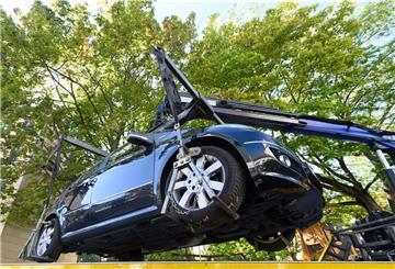 Wer sein Auto widerrechtlich auf Privatparkplätzen abstellt, muss damit rechnen, abgeschleppt zu werden und die Kosten dafür tragen zu müssen. In einem speziellen Fall allerdings wurde davon abgesehen. 