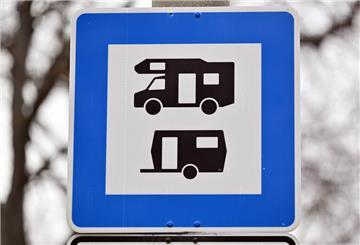 Wer sein Wohnmobil oder seinen Wohnwagen im Winter einmottet, der hat einen Trend verpasst.