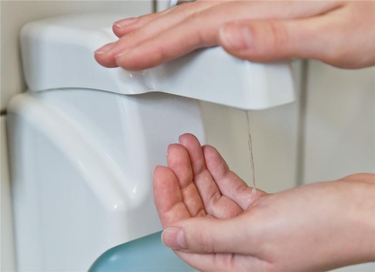 Wer sich nicht anstecken möchte, sollte aktuell besonders auf Händehygiene achten.  