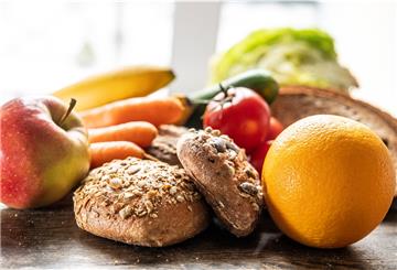 Wer Sport treibt, sollte auf gute Ernährung achten.