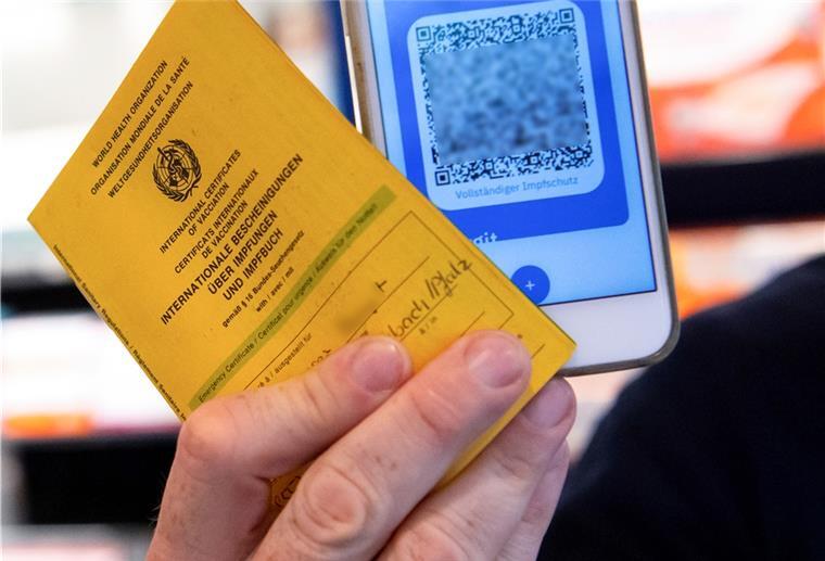 Impfnachweis beim Disco-Besuch lieber auf Papier als digital Impfpass und App