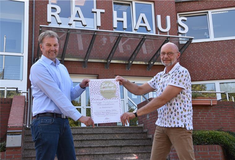 Werben für ein respektvolles Miteinander in der Gemeinde Beverstedt: Bürgermeister Guido Dieckmann (links, parteilos) und Jürgen Denker von der Jugend- und Familienförderung.