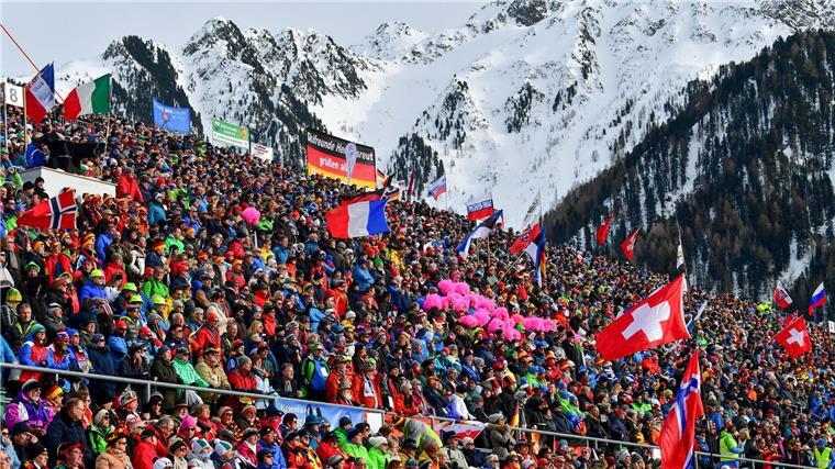 Gesucht: Biathlon-Fans von morgen - Premiere in München Werden auch in Zukunft die Biathlon-Stadien voll sein? (Archivbild)