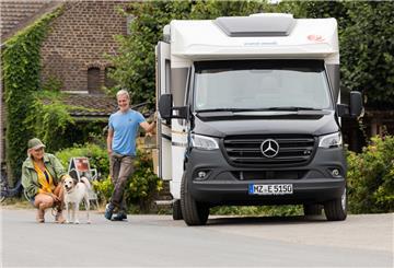 Werden für den Tourismus und die Wirtschaft immer wichtiger: Camper in Wohnmobilen und Caravans haben im vergangenen Jahr für einen Umsatz von 15 Milliarden Euro gesorgt.