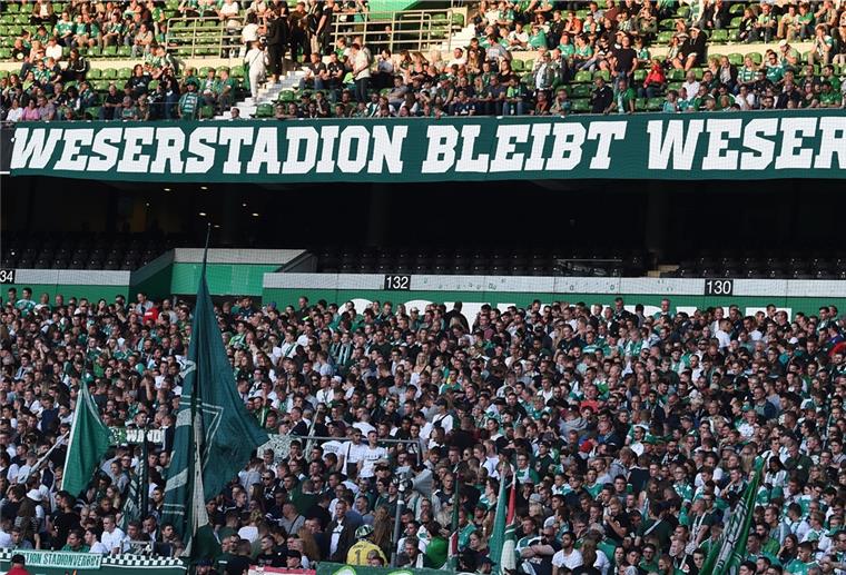 Werder: 8500 Zuschauer dürfen ins Weserstadion Werder Bremen darf wieder Fans ins Weserstadion lassen.