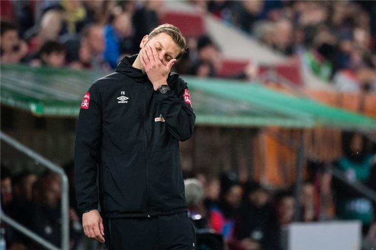 Werder-Coach Florian Kohfeldt: "Werde nicht weglaufen" Werder Bremen im Abstiegskampf: Florian Kohfeldt kurz vor dem Spielende gegen FC Augsburg.