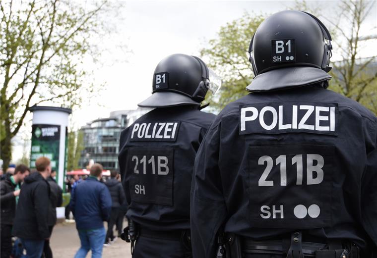Werder Bremen will die Polizeikosten bei Hochsicherheitsspielen nicht komplett alleine tragen.
