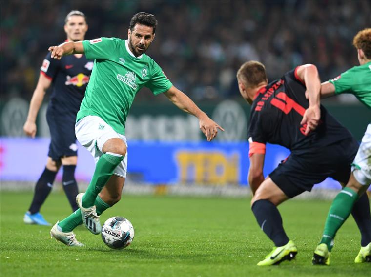 Werder Bremen ohne Claudio Pizarro nach Leverkusen Werder Bremens Claudio Pizarro wird in den Spielen gegen Bayer Leverkusen und im DFB-Pokal gegen den 1. FC Heidenheim nicht im Kader stehen.