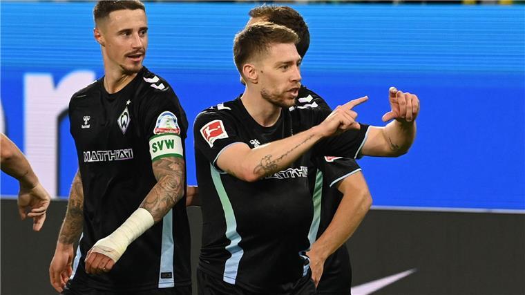 Marvin & Mitch: Ducksch und Weiser wichtige Werder-Faktoren Werder Bremens Mitchell Weiser (r) hofft auf eine Einladung nach Algerien.