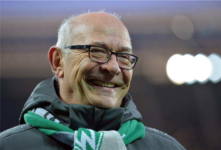 Werder-Ehrenpräsident Klaus-Dieter Fischer äußert sich kritisch gegenüber der aktuellen Führung des Klubs.