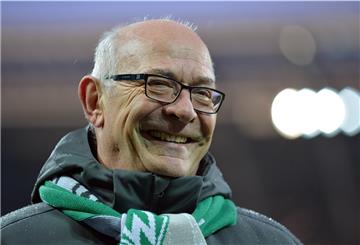 Werder-Ehrenpräsident Klaus-Dieter Fischer äußert sich kritisch gegenüber der aktuellen Führung des Klubs.