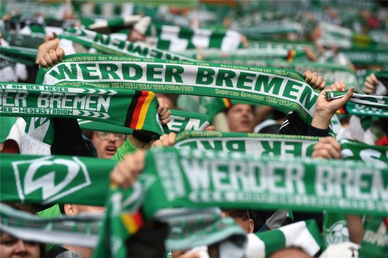 Werder-Geschäftsführer attackiert die AfD Werder Fans beim Spiel gegen den 1.FC Nürnberg.