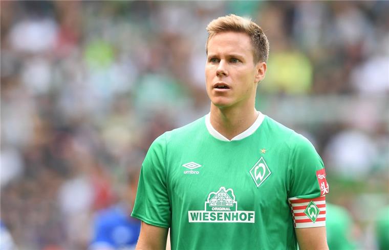 Werder verlängert mit Kapitän Moisander Werder-Kapitän Niklas Moisander bleibt Werder Bremen treu.