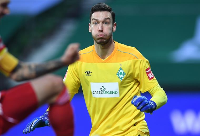 WM: Werder-Torwart will für Tschechien spielen Werder-Torwart Jiri Pavlenka hofft, dass er trotz der Corona-Einschränkungen für sein Heimatland Tschechien spielen kann.