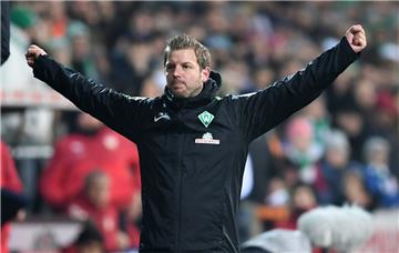 Werder-Trainer Florian Kohfeldt fliegt mit seiner Mannschaft in das Städtchen Algorfa in der Provinz Alicante.