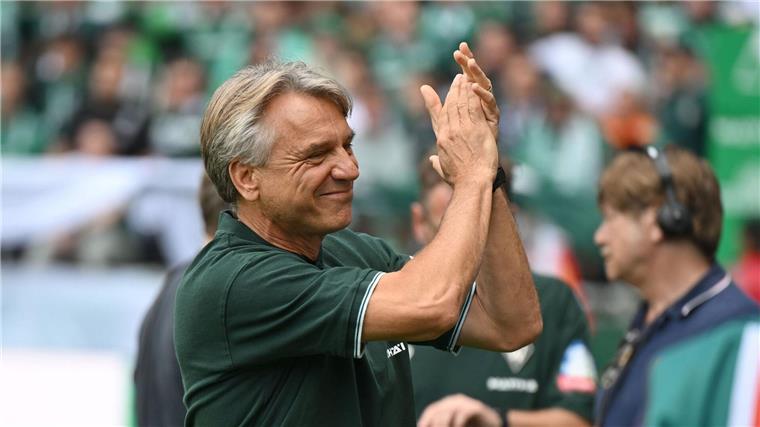 „Stadion in Ekstase“: Steffen freut Werders Aufholjagd Werder-Trainer Horst Steffen.
