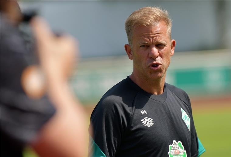 Werder Bremen reist mit 28 Spielern ins Trainingslager Werder Trainer Marcus Anfang reist mit 28 Spielern nach Österreich.