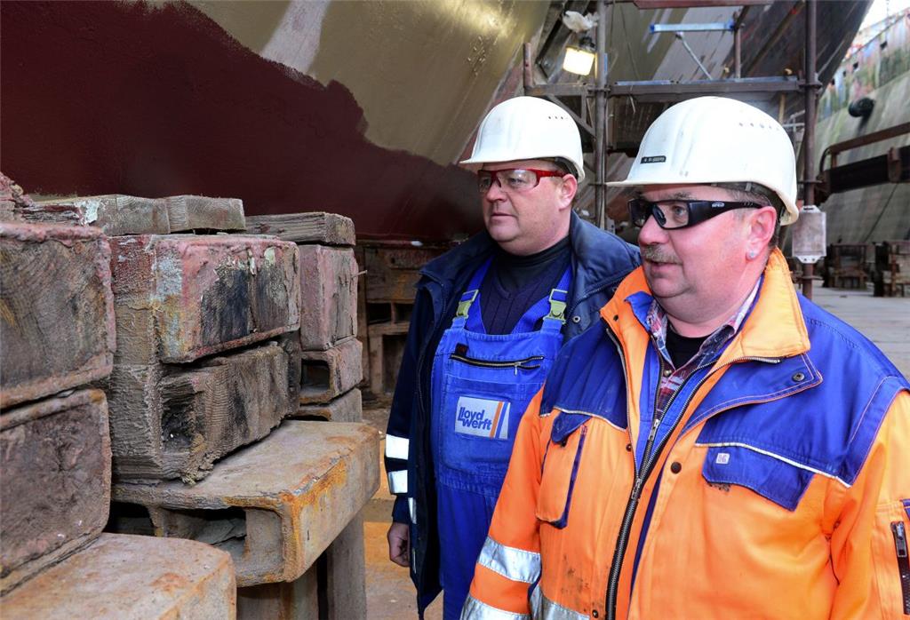 Werften Lloyd Werft - Dockmeister der Lloyd Werft   Holger Brüning und Reiner Ri...