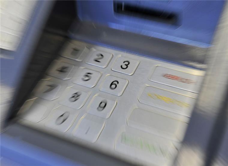 Thema Geldautomaten: So kooperieren Volksbank und Sparkasse Weser-Elbe Sparkasse und Volksbank haben eine Kooperation vereinbart.