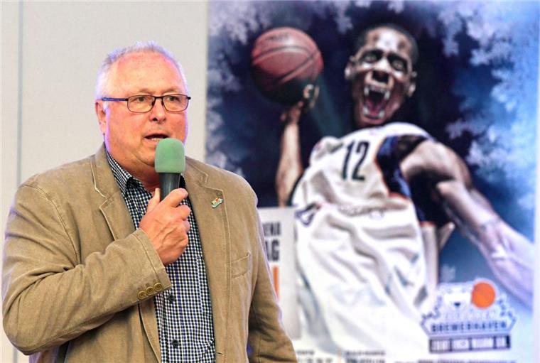 Dicke Luft: EWE Baskets wehren sich gegen Vorwürfe des Eisbären-Chefs Wettbewerbsverzerrung? Eisbären-Chef Wolfgang Grube hat sich mit den EWE Baskets aus Oldenburg angelegt.