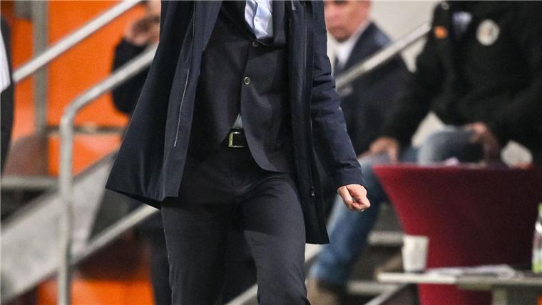 Gladbach verliert: Aber Kleindienst trifft vor DFB-Debüt Wichtiger Sieg für Augsburg und Trainer Jess Thorup.