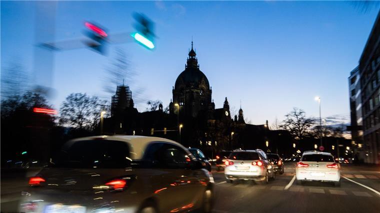 Streit im Stadtrat: Kippt die - fast - autofreie Innenstadt? Wie autofrei wird die Innenstadt Hannovers künftig? Die Ratsmehrheit legt einen eigenen Antrag vor und sorgt für Streit. (Symbolbild)