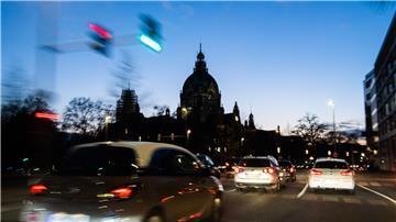 Wie autofrei wird die Innenstadt Hannovers künftig? Die Ratsmehrheit legt einen eigenen Antrag vor und sorgt für Streit. (Symbolbild)