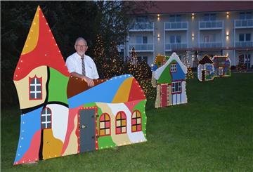 Wie bereits im Vorjahr wird Udo Venema auch in diesem Dezember ein Adventsdorf in Abbehausen aufbauen.