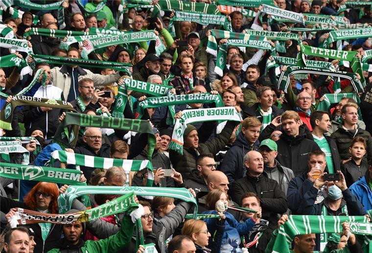 Werder will Corona-Maßnahmen wieder verschärfen Werder-Fans
