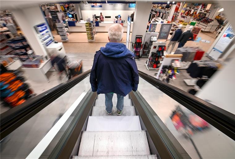 Bremerhaven: So kämpft OB Grantz um Karstadt Wie geht es mit der Karstadt-Filiale in Bremerhaven weiter?
