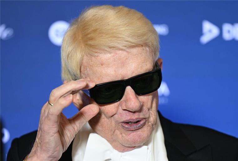 Heino orientiert sich an Heesters - bis 104 auf Bühne stehen Wie Heesters bis 104 - Heino plant noch langfristig (Archivbild)
