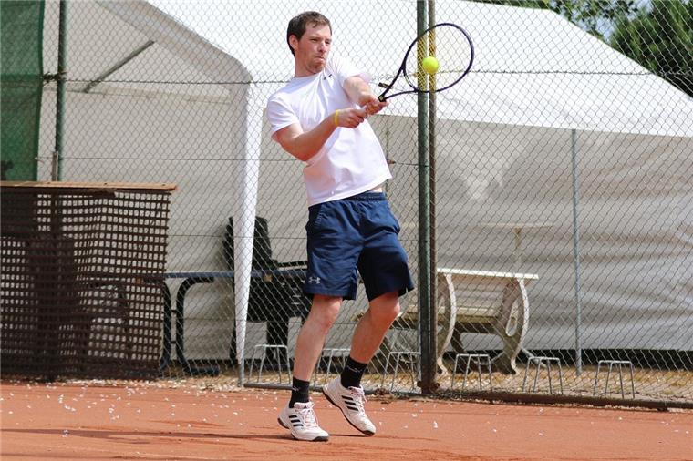 Zwei Tennis-Highlights am Sonntag in Nordenham Wie immer kommt Steffen Trumpf extra aus Kopenhagen, um mit seinen Freunden ein Tennis-Punktspiel für den TK Nordenham zu bestreiten. Er arbeitet als Agentur-Journalist in Dänemark.