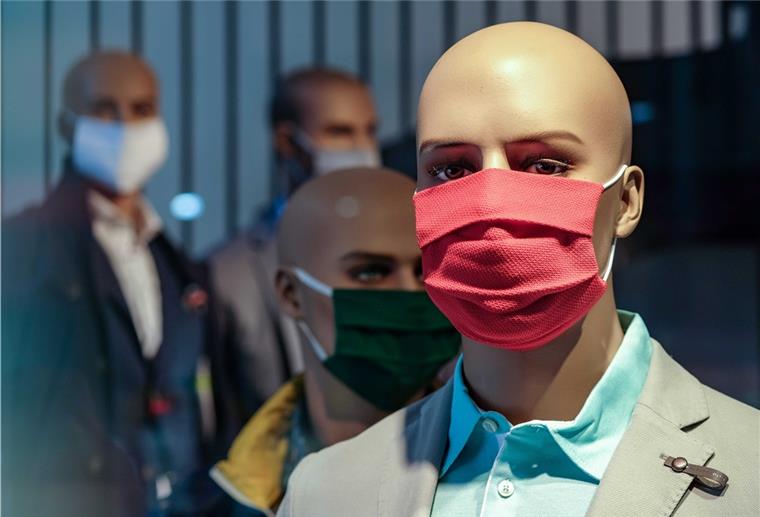 Wie lange werden wir die Schutzmasken noch tragen müssen? Das ist nicht absehbar. In den vergangenen Tagen stiegen die Infektionszahlen in Bremerhaven und dem Landkreis Cuxhaven.