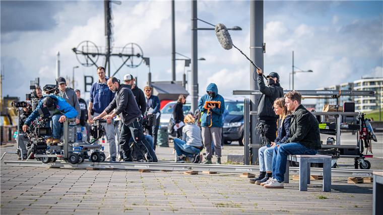 Projekte im Hafen: Wie viele Anfragen von Filmemachern gibt es eigentlich? Filmcrew bei Außenaufnahmen