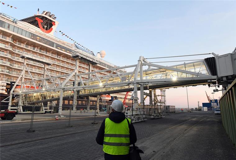 Wieder am Columbus Cruise Center: Die „Mein Schiff 3“.
