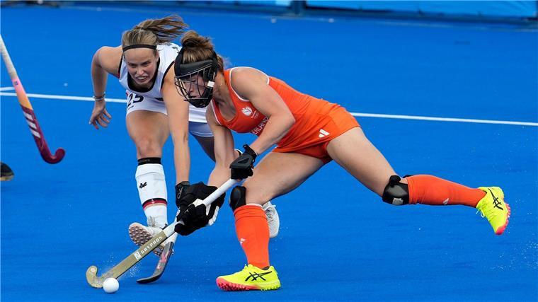 Hockey-Frauen verlieren knapp gegen Favorit Niederlande Wieder kein Sieg gegen die Niederlande: Am Ende verloren die deutschen Hockey-Frauen knapp mit 1:2.