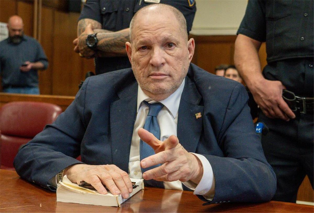 Neuauflage von historischem Prozess: Weinstein vor Gericht Wieder vor Gericht: Harvey Weinstein.