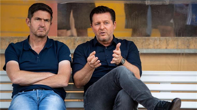 Hannovers neuer Hoffnungsträger: 96 holt Trainer Titz Wiedersehen: 96-Sportdirektor Ralf Becker (l) und Trainer Christian Titz.