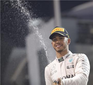 Will die Korken wieder knallen lassen: Lewis Hamilton startet beim Auftaktrennen zur neuen Formel-1-Saison von der Pole Position.
